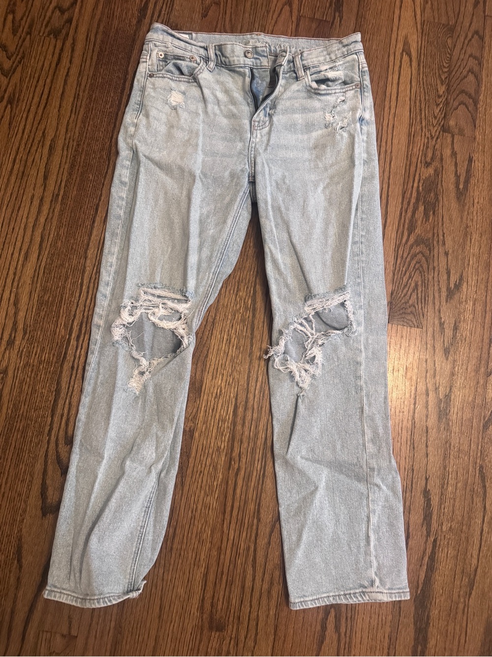 American Eagle Outfitters Light Blue Distressed Boyfriend Jeans